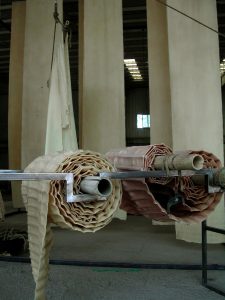 Trockenraum 2 - 2007 - Latex, Metall , Seile - Masse ca. 12 m x 5 m x 8 m - Installationsaufbau 2007 - Wolfgang Stiller